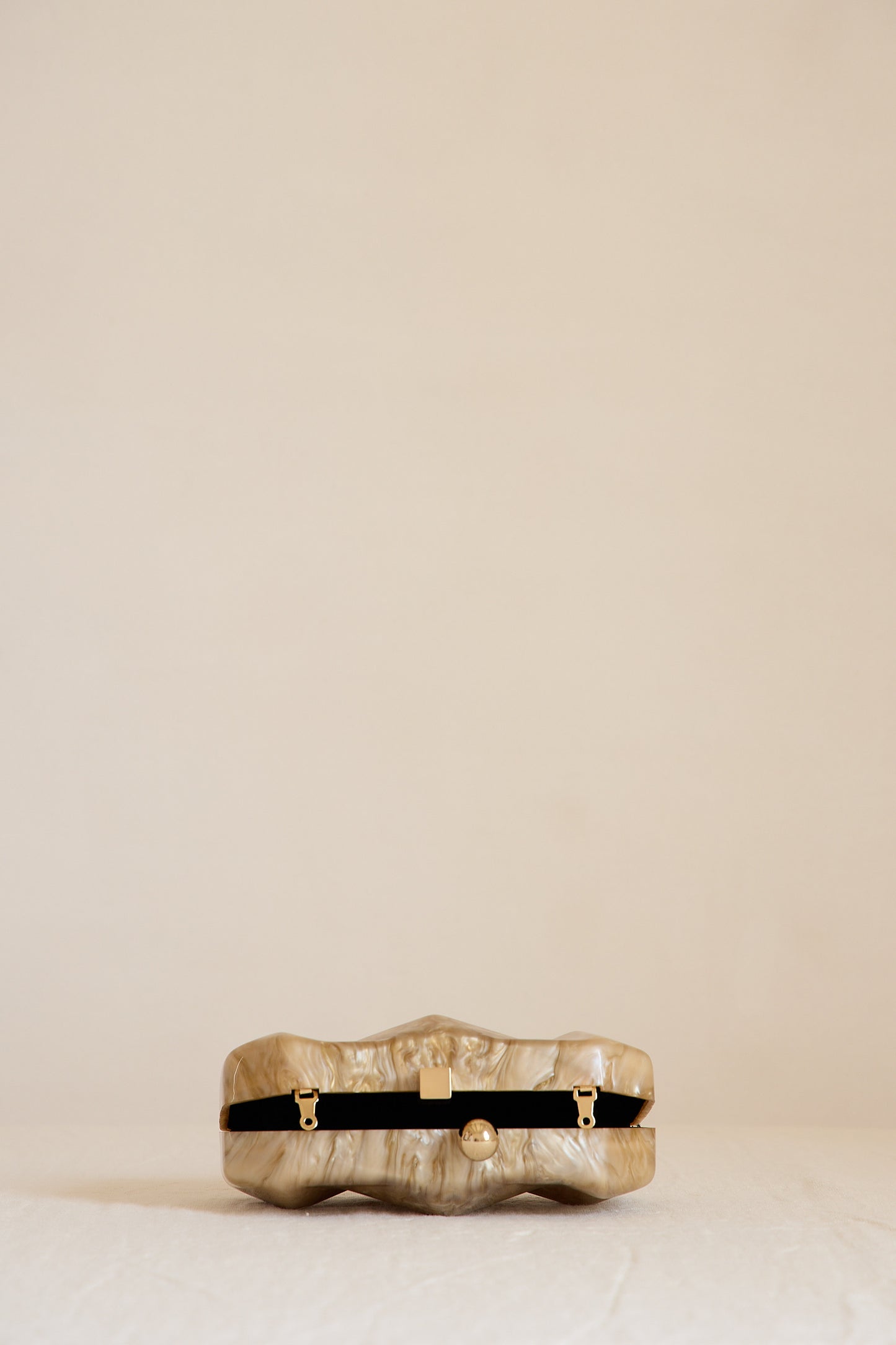 BOLSO CLUTCH NÁCAR