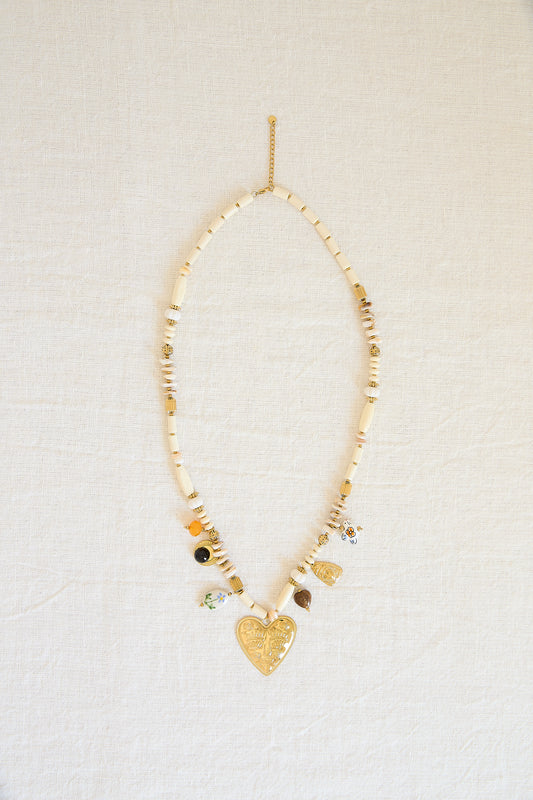COLLAR CORAZÓN MARFIL