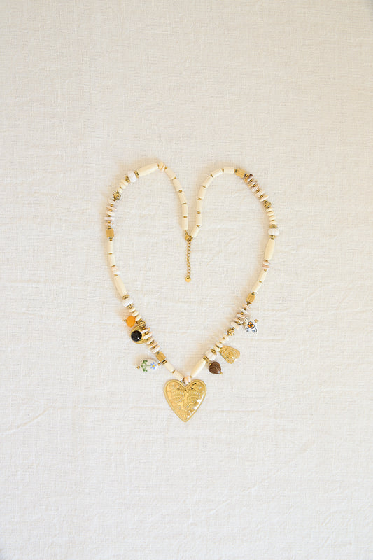 COLLAR CORAZÓN MARFIL