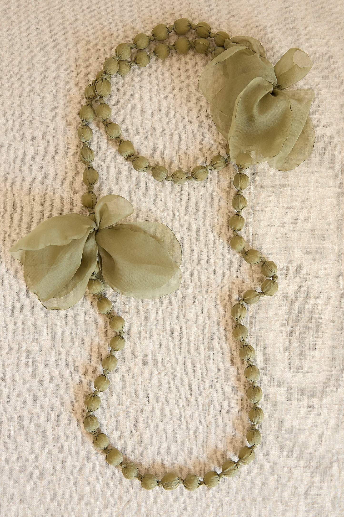 COLLAR VERDE ENCANTADA