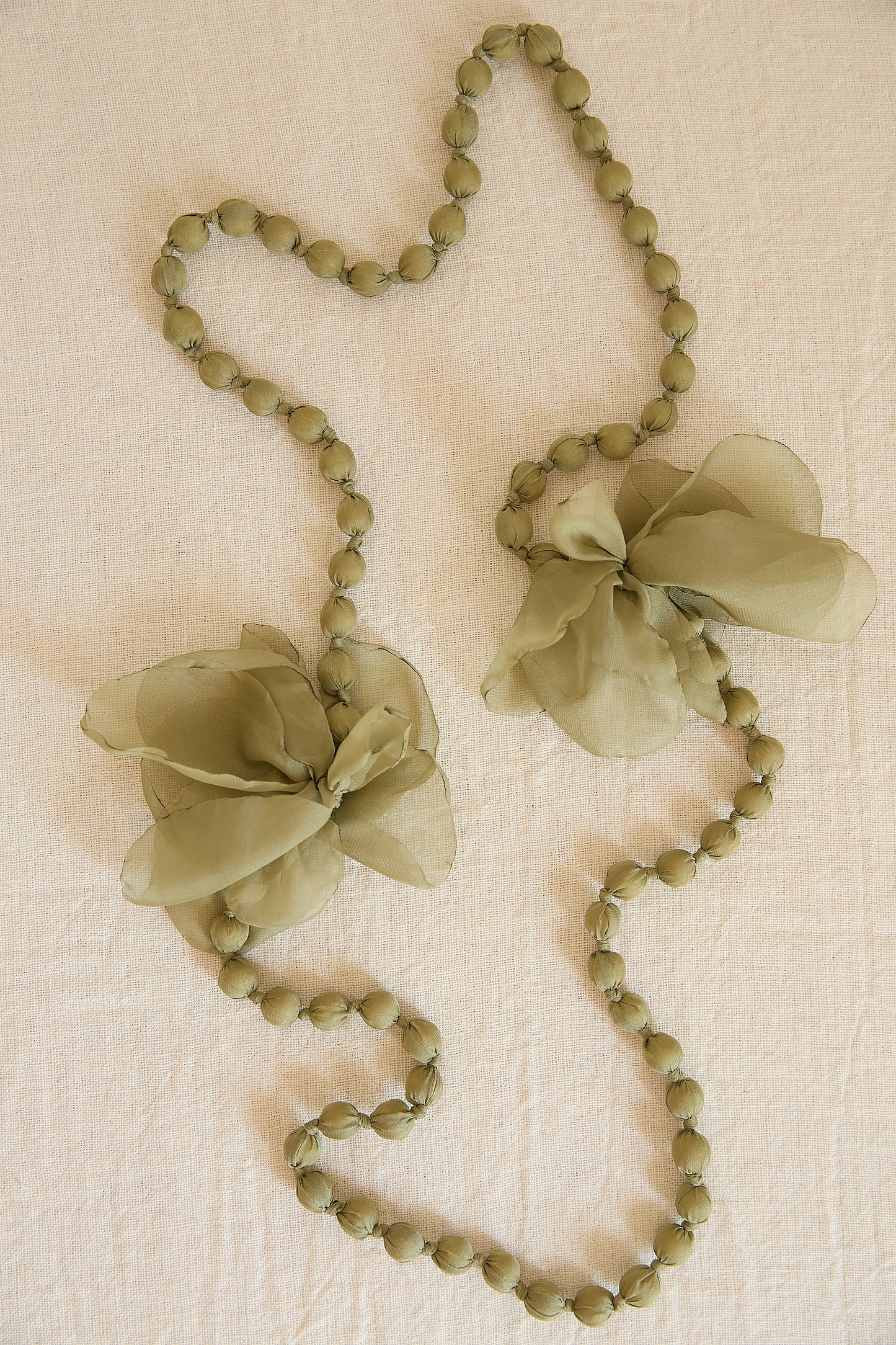 COLLAR VERDE ENCANTADA
